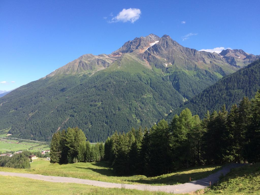 Haus Arosa Apartment Pettneu am Arlberg Luaran gambar